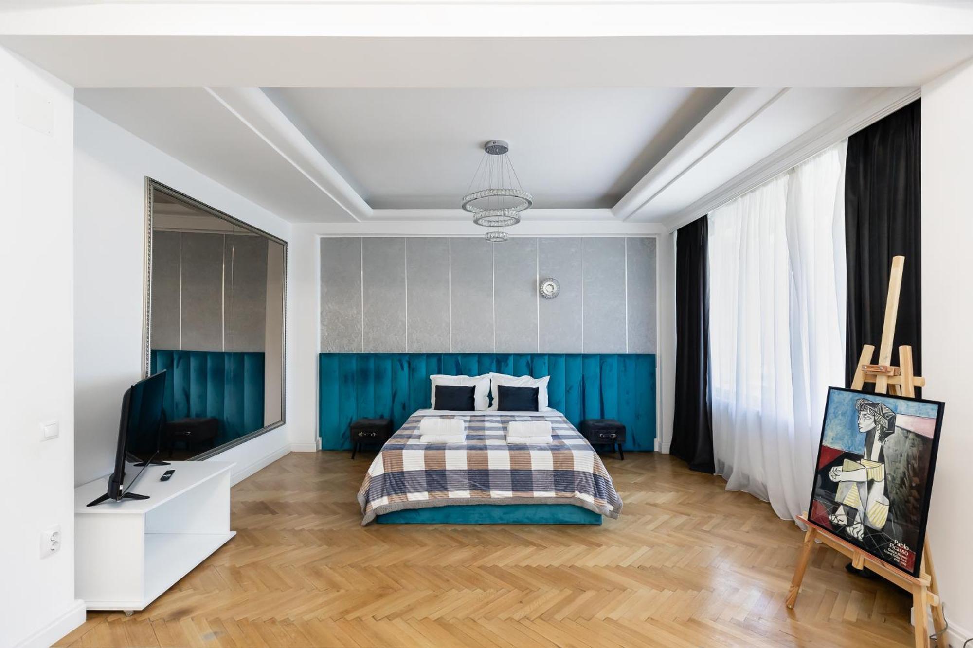 Central Studios In Piata Romana Бухарест Екстер'єр фото